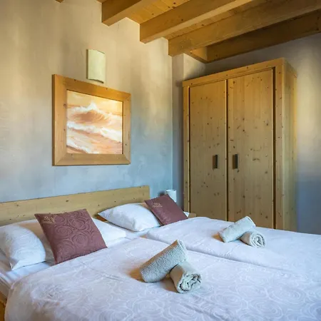 Chiara Mit 6 Schlafzimmern In Meeresnaehe By Interhome *