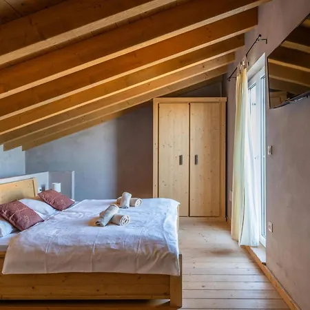 Chiara Mit 6 Schlafzimmern In Meeresnaehe By Interhome Holiday home Premantura