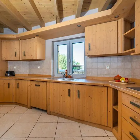 Holiday home Chiara Mit 6 Schlafzimmern In Meeresnaehe By Interhome Premantura