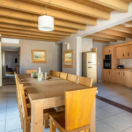 Chiara Mit 6 Schlafzimmern In Meeresnaehe By Interhome * Premantura