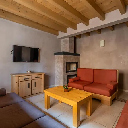 Chiara Mit 6 Schlafzimmern In Meeresnaehe By Interhome * Premantura