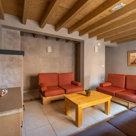 Chiara Mit 6 Schlafzimmern In Meeresnaehe By Interhome Vikendica Premantura