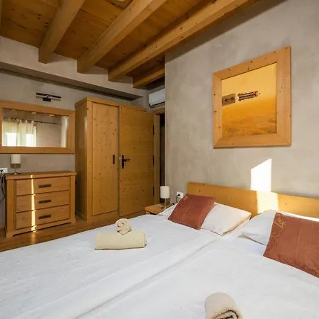 Chiara Mit 6 Schlafzimmern In Meeresnaehe By Interhome Vikendica *