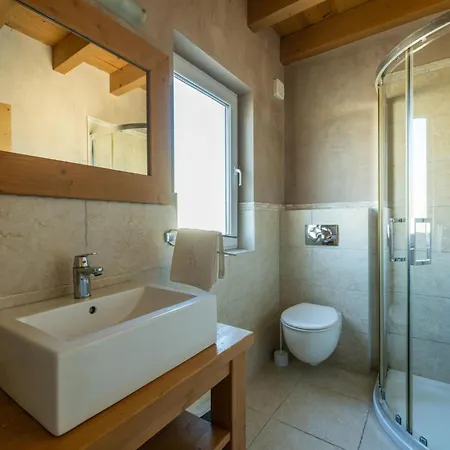 Chiara Mit 6 Schlafzimmern In Meeresnaehe By Interhome Holiday home